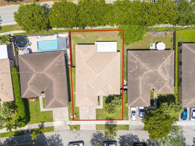 Building Photo - 1221 SE 17th Ave