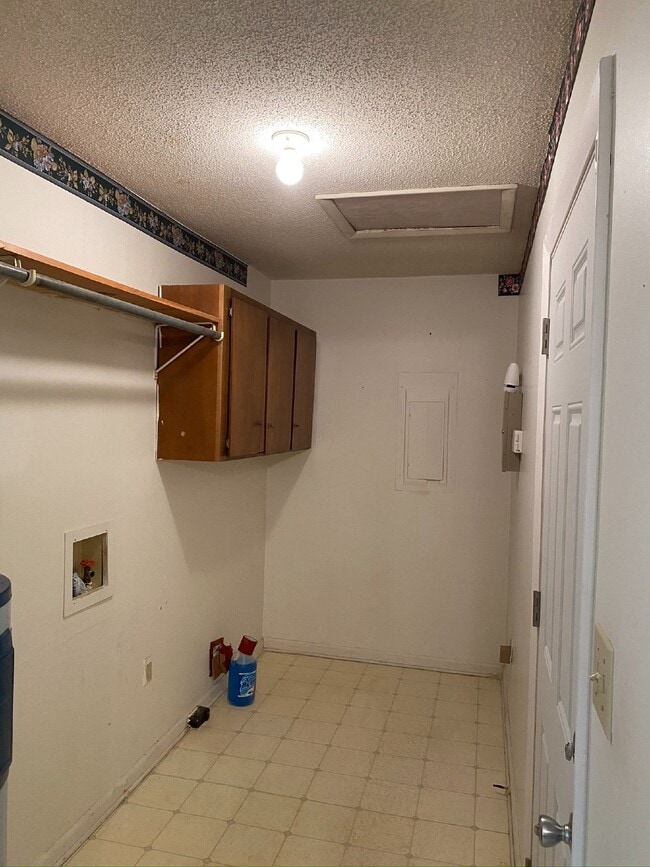 Building Photo - Home for Rent