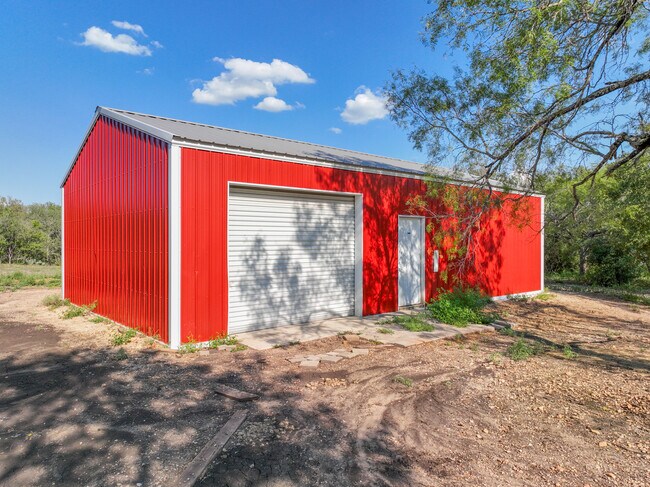 Building Photo - 590 County Rd 4614