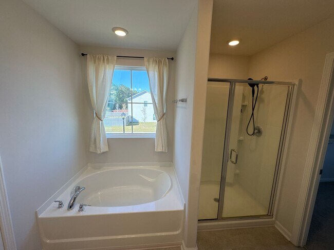 Building Photo - 3 Bed 2.5 Bath Home - Pooler GA