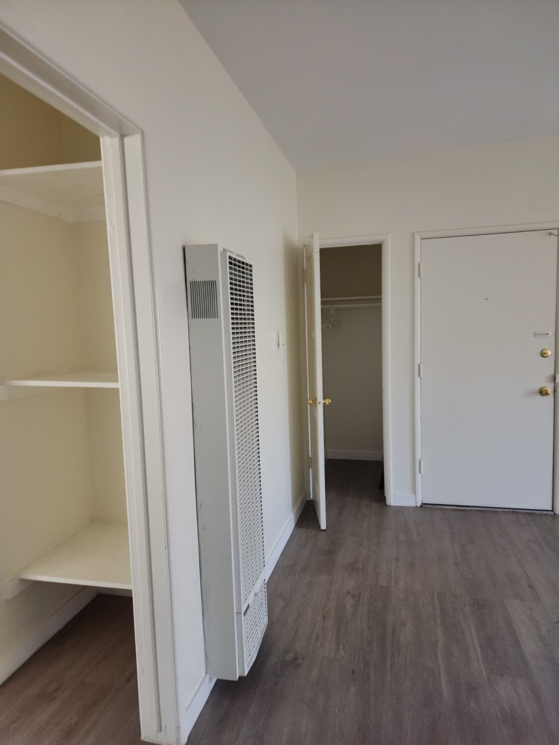 Building Photo - 4767 San Vicente Blvd