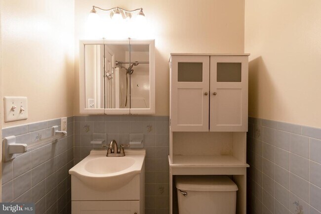 Building Photo - 3935 Wintergreen Pl