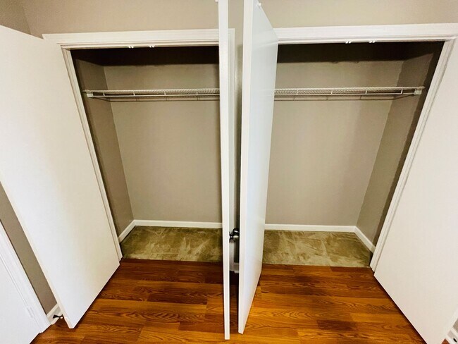 Building Photo - 2BD/2.5BA FOR RENT