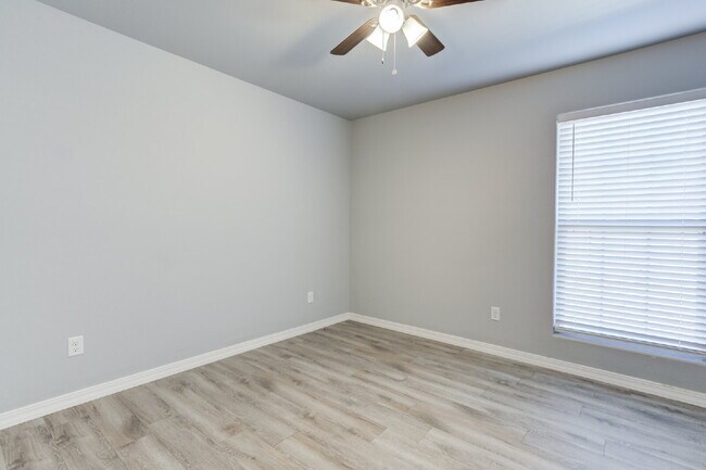 Building Photo - Wonderful 3 Bed 2 Bath in Willow Bend!