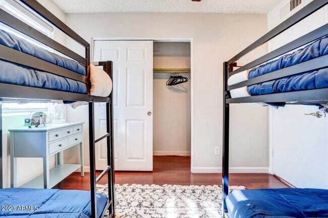 Building Photo - 1648 W Grovers Ave