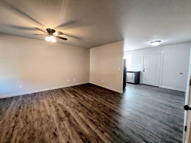 Building Photo - 8 Stephanie Dr