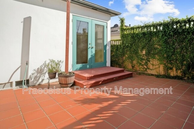 Building Photo - 2244 Felton St