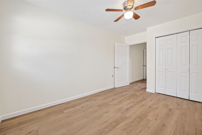 Building Photo - 7950 Longridge Dr