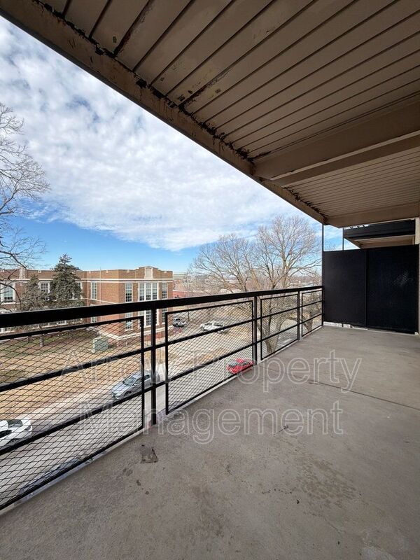 Building Photo - 2501 N Street-405