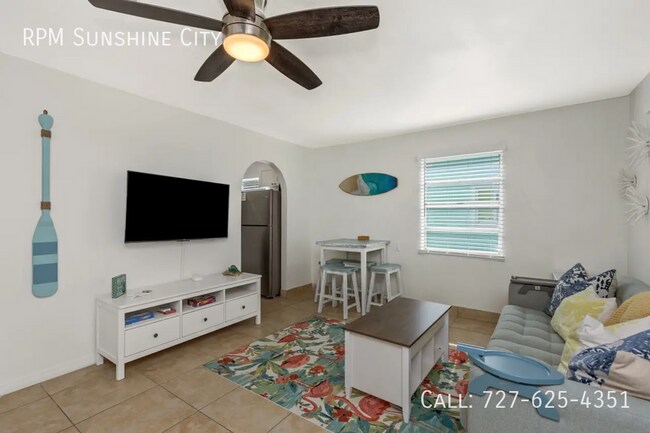 Building Photo - 1500 Clearwater Largo Rd