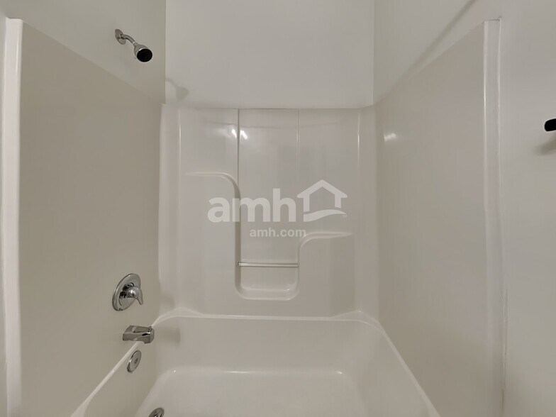 Building Photo - 4123 Oakstone Dr