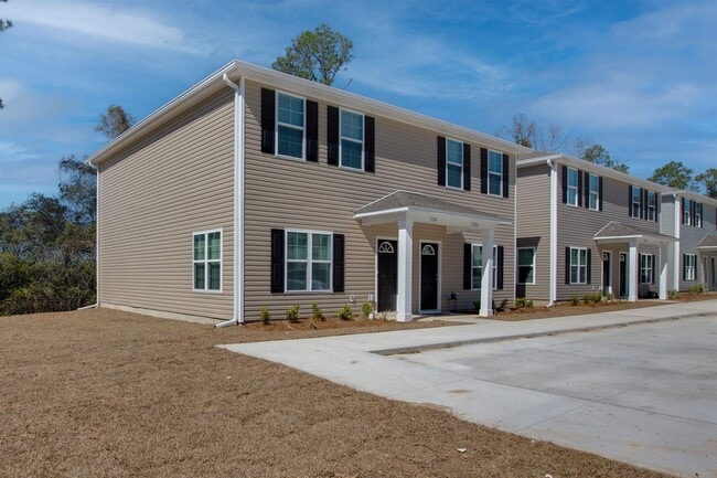 Building Photo - 2202 Cedarbrook Ct