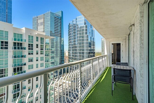 Building Photo - 1200 Brickell Bay Dr