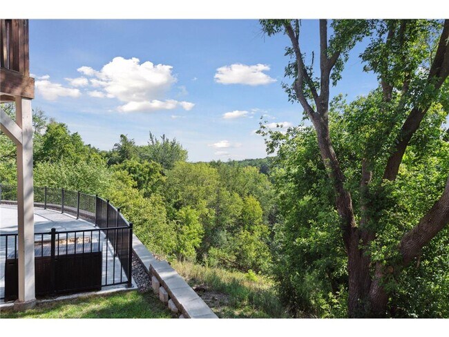 Building Photo - 10481 Bluff Rd