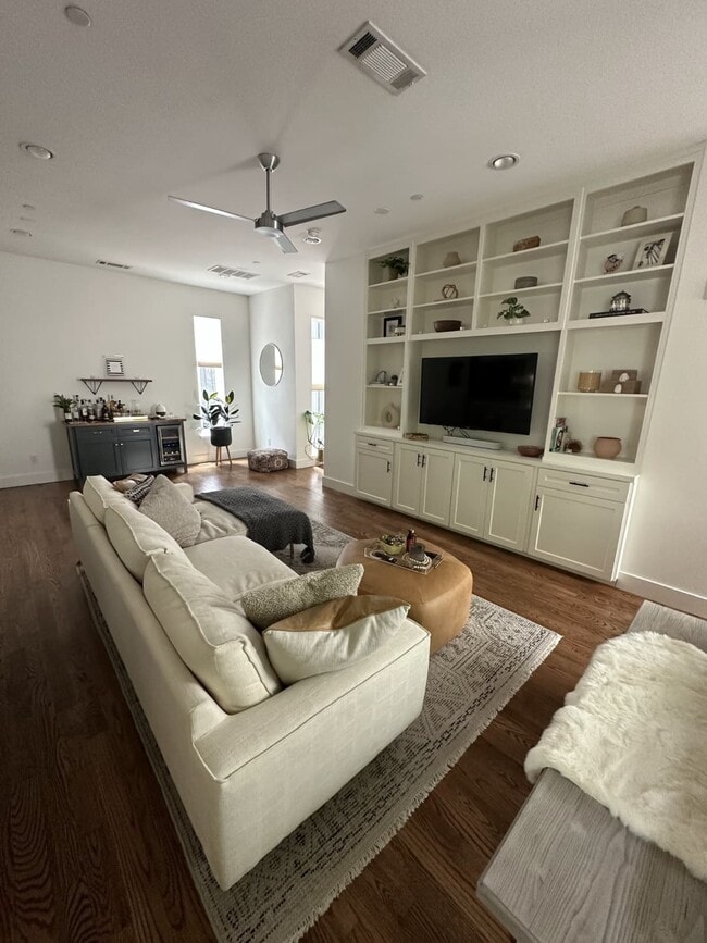 Building Photo - 5705 Bryan Pkwy