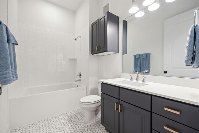Building Photo - 4704 Sunset Trail