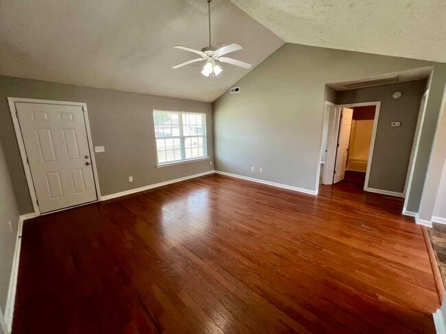 Building Photo - 3 Bed 2 Bath Brick Ranch *Fenced Backyard* in Christiana