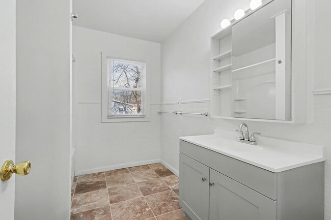 Building Photo - 2215 Mt Olivet Rd