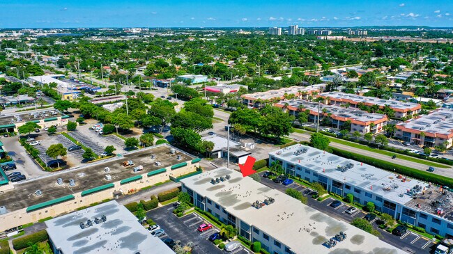 Building Photo - 170 Cypress Club Dr