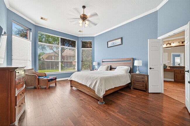 Building Photo - 1206 Coleridge St