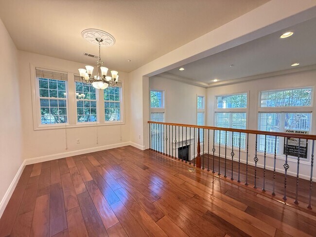 Building Photo - 3687 Whitworth Dr