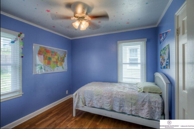 Building Photo - Charming 2 Bedroom Near Blackstone!!