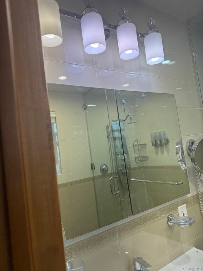 Building Photo - 138-54 Hoover Ave