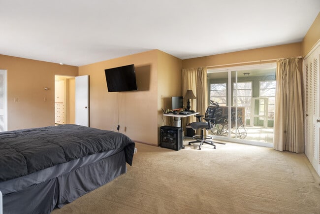 Building Photo - 4105 Riverview Dr