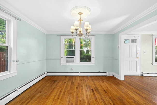 Building Photo - 2630 Boston Post Rd