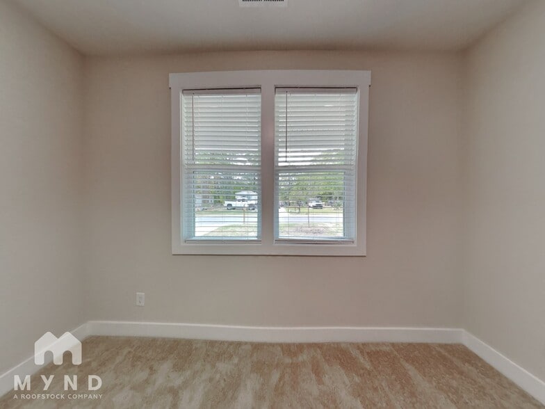 Building Photo - 907 East St