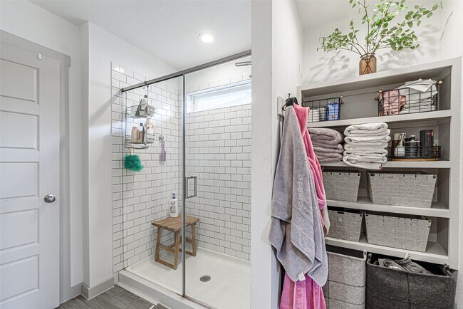 Building Photo - 246 Dusty Bridle Ln