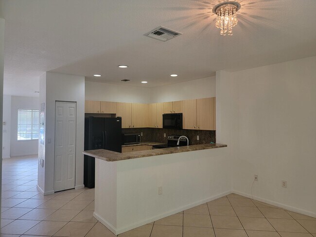 Building Photo - 2603 SW 82nd Ave