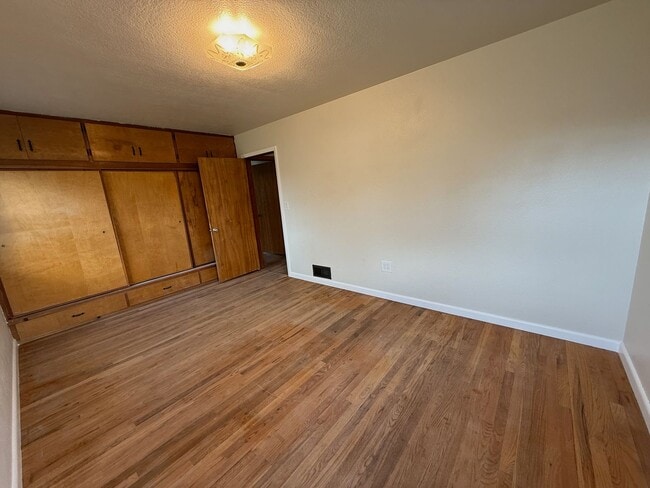 Building Photo - Remodelled Home on Dry Canyon