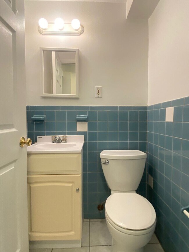 Building Photo - Nice 3 bed in Packards corner