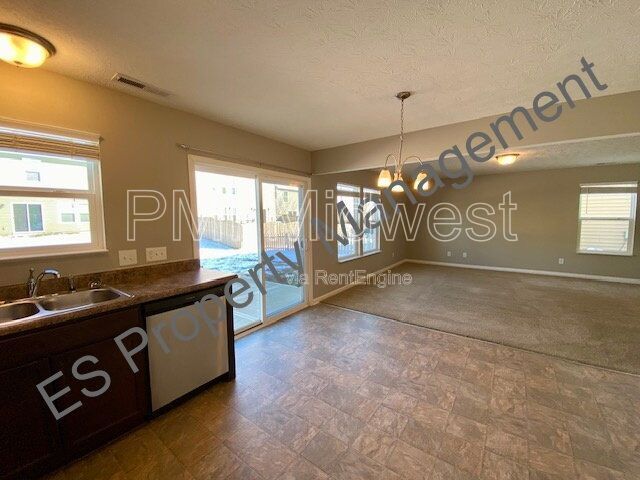 Building Photo - 10918 Spirit Dr