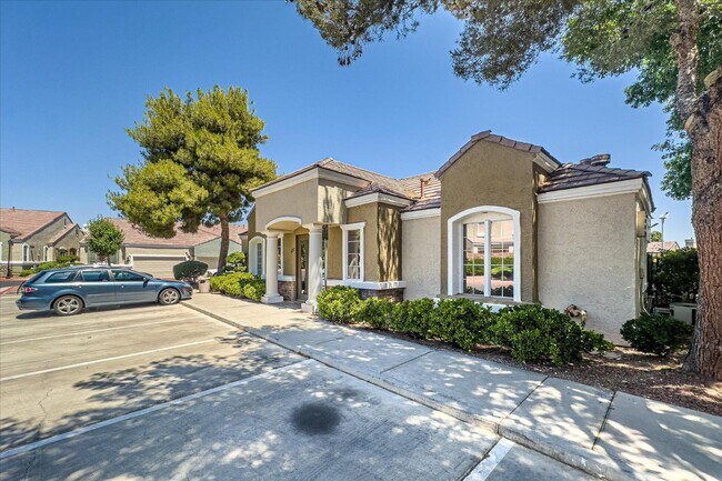 Building Photo - 972 Prestwick St