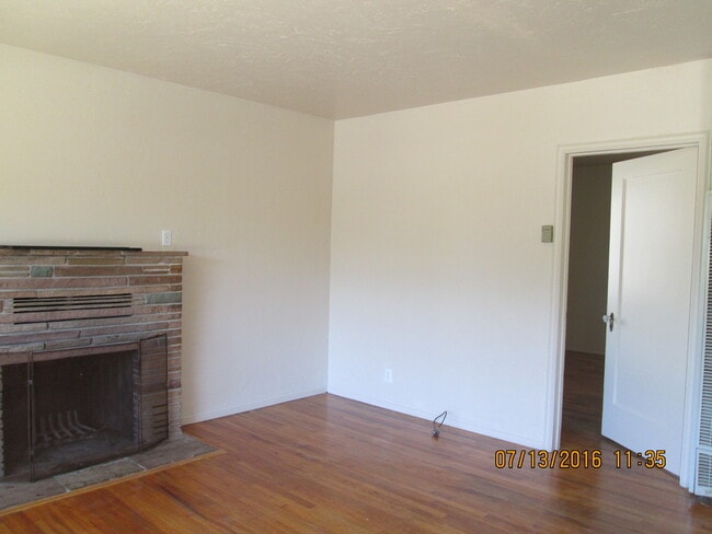 Building Photo - 2 Bedroom 1 Bath House Walking Distance to Cal Poly