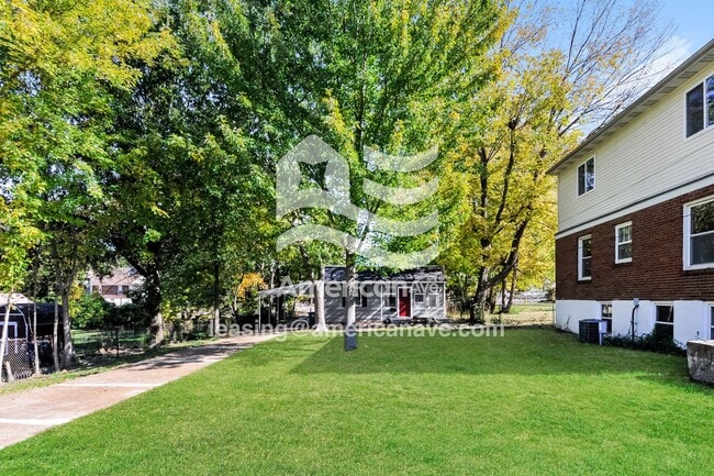 Building Photo - 2414 Gass Ave