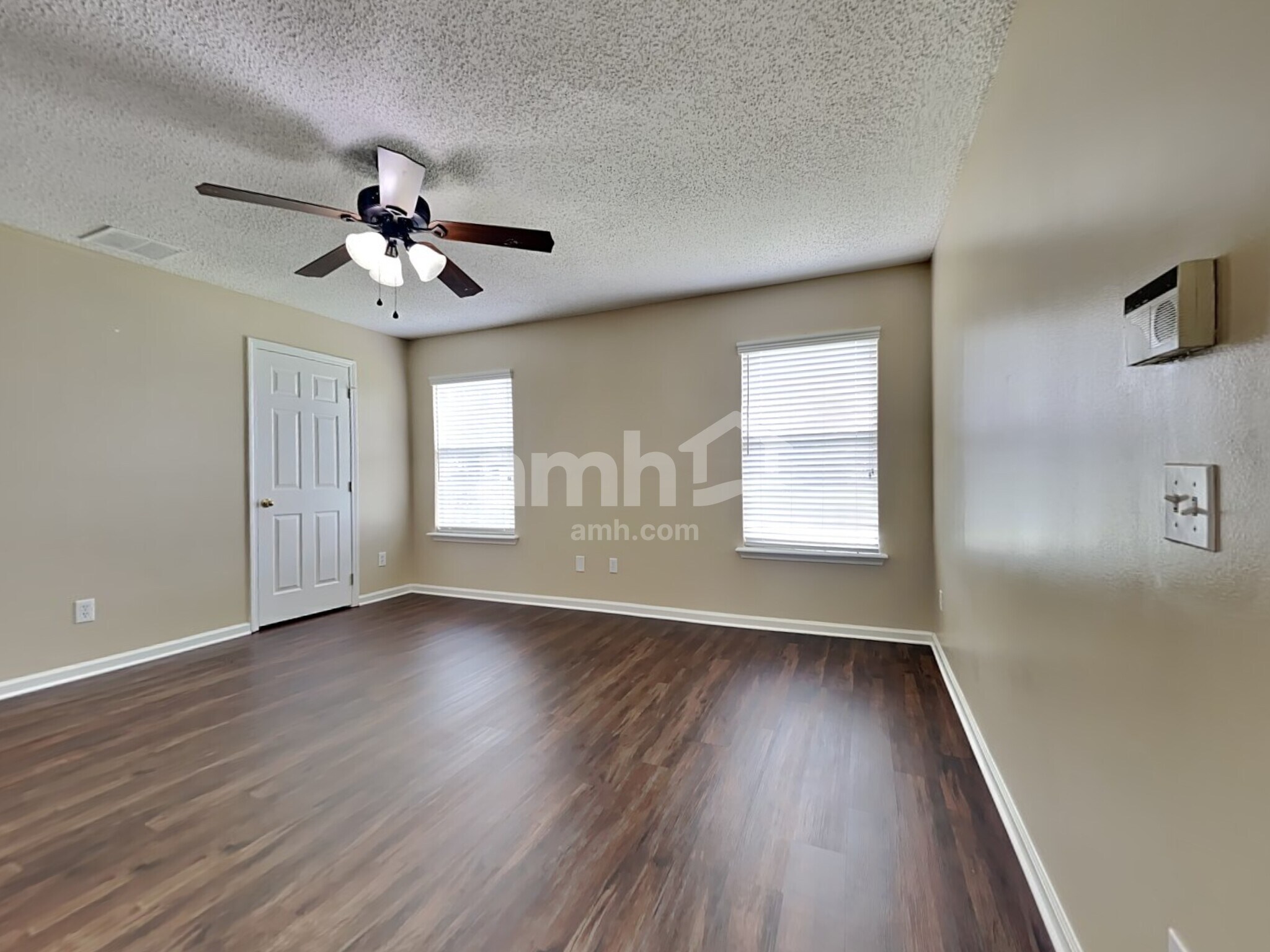 Building Photo - 13958 Devan Lee Dr N