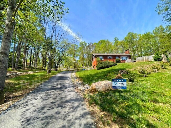 Primary Photo - 11 Edgewood Rd S