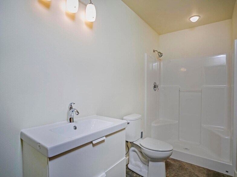 Building Photo - 6680 NE Davis St