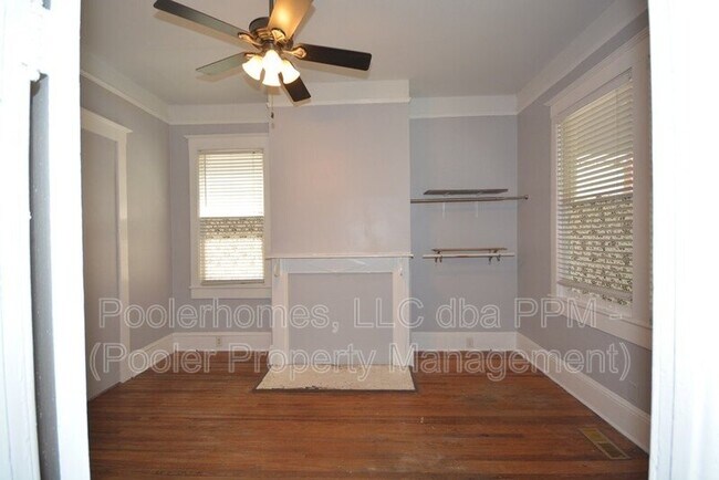 Building Photo - 536 E Waldburg St