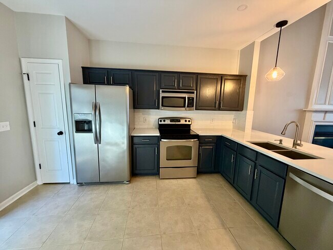 Building Photo - 10208 Roundleaf Dr