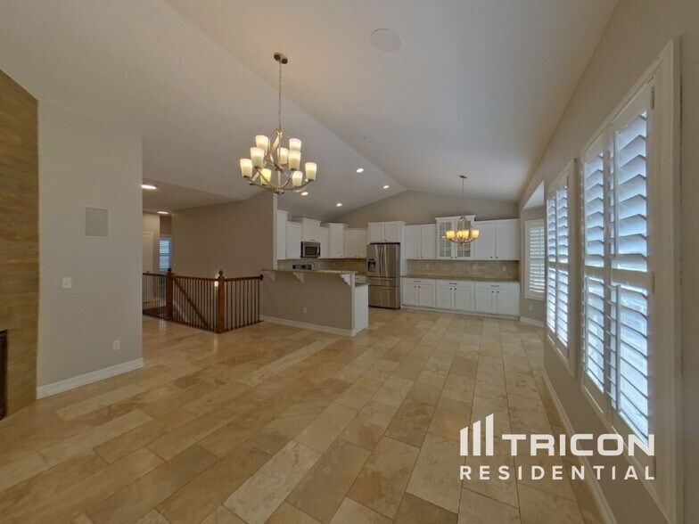 Building Photo - 6697 Cottonwood Tree Dr