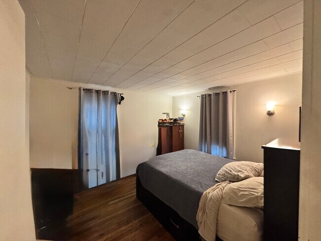 Building Photo - 36 Hollace St