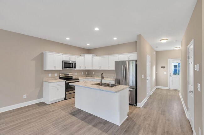 Building Photo - 3 BR close to Stone Bay!