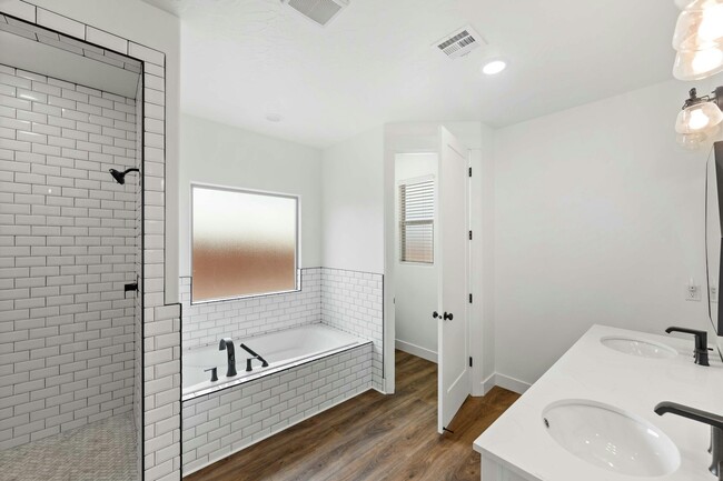 Building Photo - 2628 S 3210 E