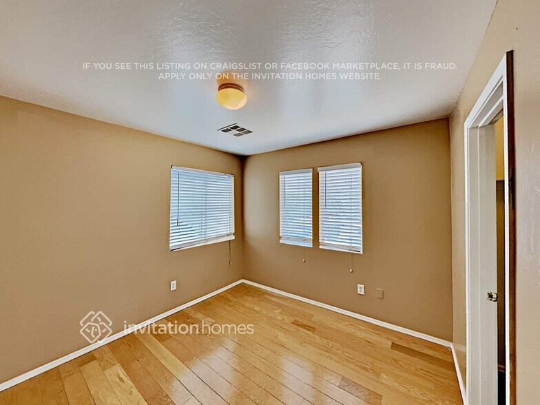 Building Photo - 1323 S 121st Ln