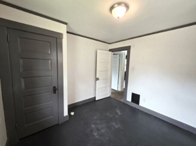 Building Photo - 231 Connecticut Ave