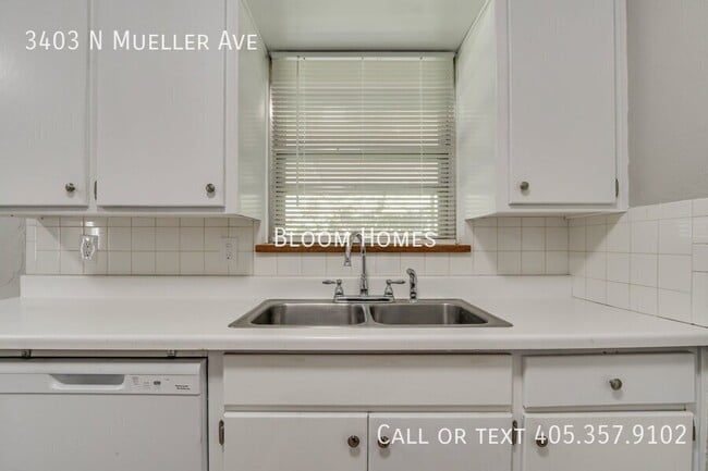Building Photo - 3403 N Mueller Ave